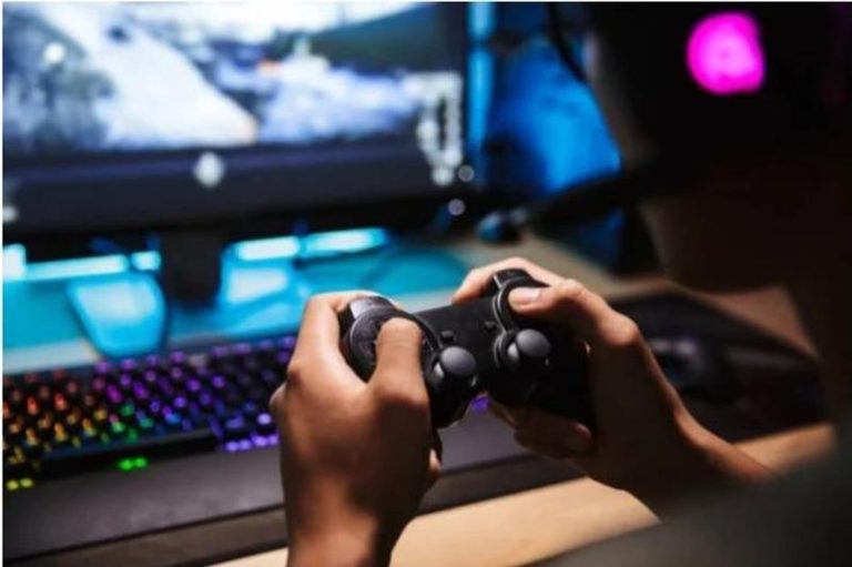 The Rise of Online Gaming: Trends, Benefits, and Challenges