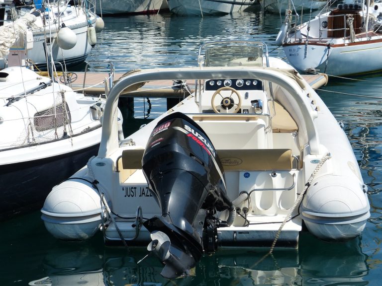 10 Reasons to Upgrade Your Boat with a High-Performance Outboard Motor